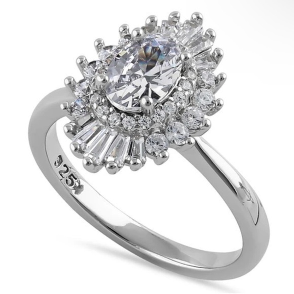 925 Sterling Silver Beautiful Oval Halo Clear Cubic Zirconia Engagement Ring